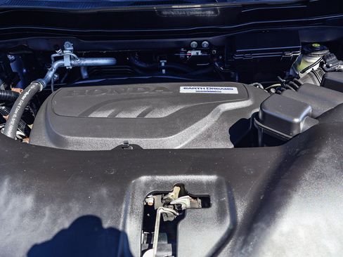 Used 2018 Honda Pilot Touring image 25