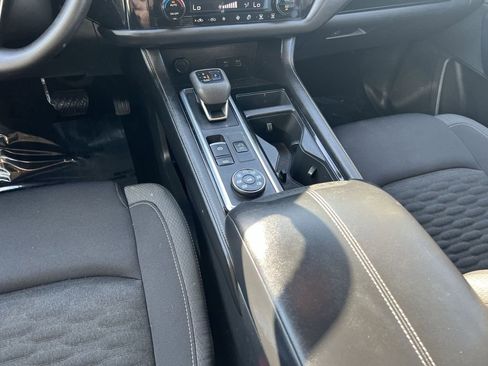 Used 2022 Nissan Pathfinder S AWD/4WD image 29