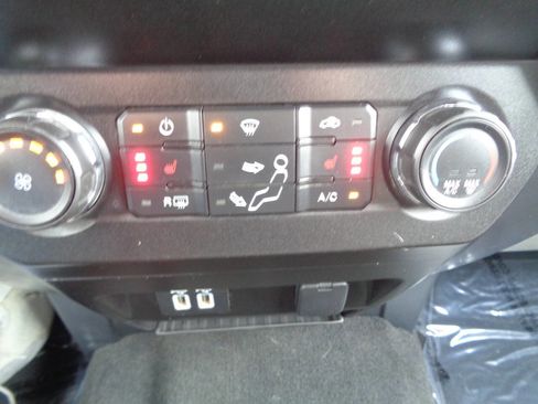 Used 2019 Ford F250 XLT w/ XLT Premium Package image 62