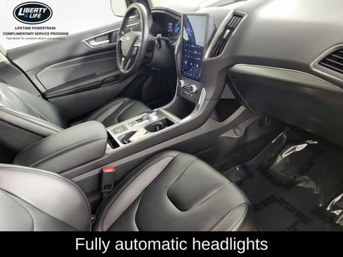 Used 2022 Ford Edge Titanium AWD/4WD image 19