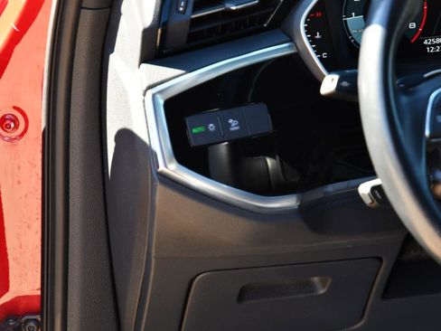 Used 2024 Audi Q3 2.0T Premium image 8