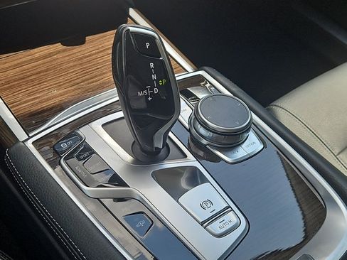 Used 2019 BMW 740i w/ Cold Weather Package RWD image 12