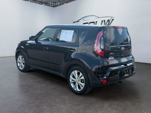 Used 2016 Kia Soul + FWD image 5