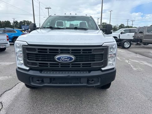 Used 2023 Ford F350 XL AWD/4WD image 4