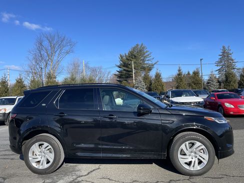 Certified 2024 Land Rover Discovery Sport S image 4