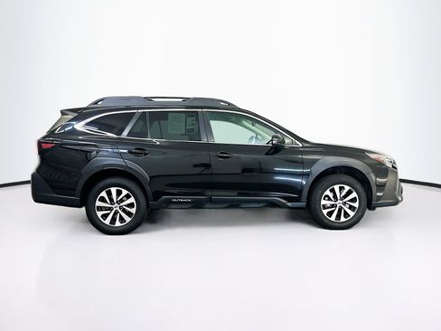 Used 2023 Subaru Outback Premium AWD/4WD image 10