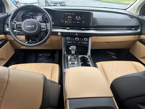 Used 2024 Kia Carnival LX image 15