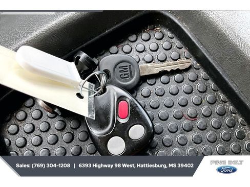 Used 2005 GMC Sierra 2500 SLT w/ Heavy-Duty Power Package image 9