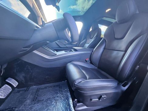 Used 2023 Tesla Model X Plaid image 37