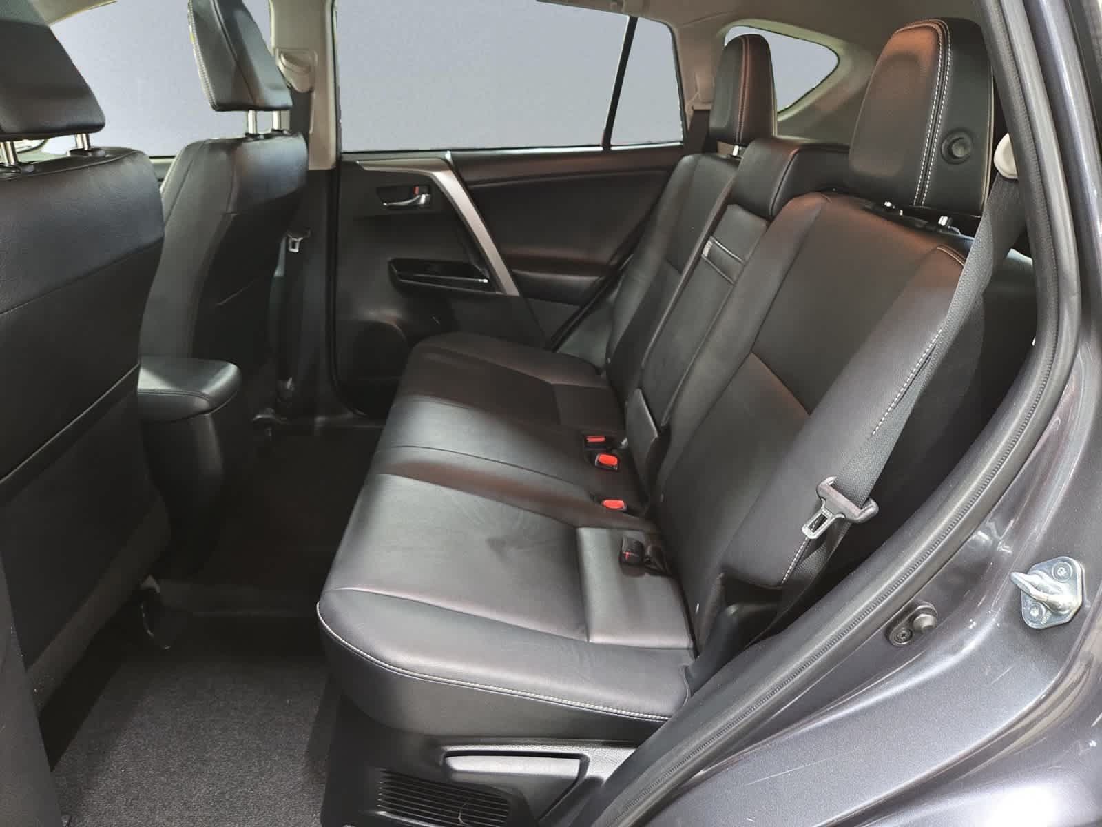 Used 2016 Toyota RAV4 Limited AWD/4WD image 19