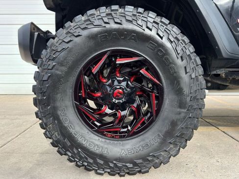 Used 2020 Jeep Wrangler Unlimited Rubicon w/ Advanced Safety Group image 18