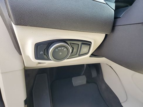 Used 2017 Lincoln MKC Premiere image 19