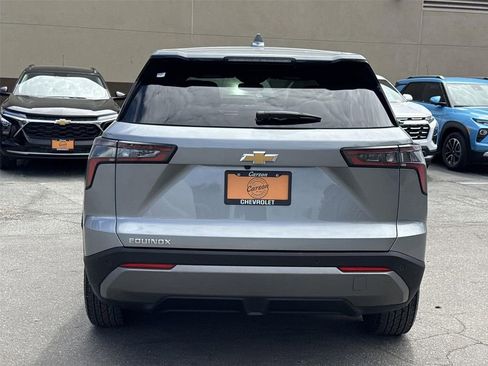 Used 2025 Chevrolet Equinox LT FWD image 4