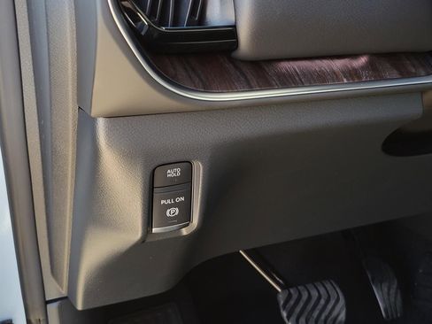 New 2026 Nissan Armada SL w/ Captain's Chari Seat Package image 21