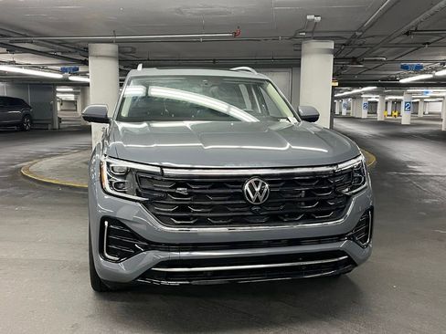 Certified 2025 Volkswagen Atlas SEL Premium R-Line AWD/4WD image 33