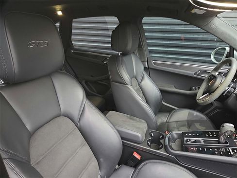 Used 2023 Porsche Macan GTS image 19