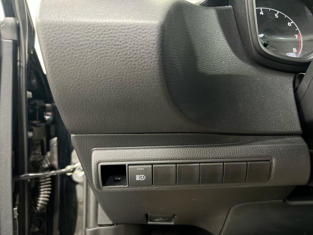 Used 2025 Toyota Corolla LE FWD image 19