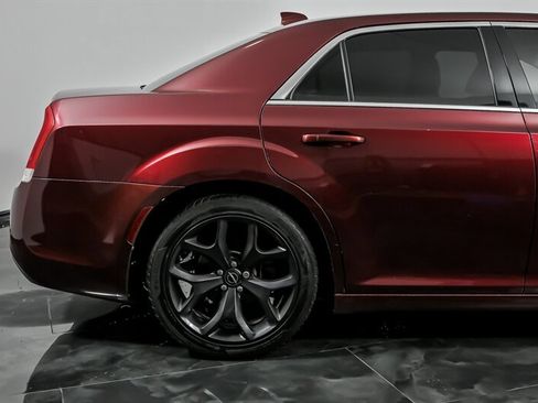 Used 2019 Chrysler 300 Touring RWD image 10