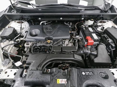 Used 2020 Toyota RAV4 XLE AWD/4WD image 13