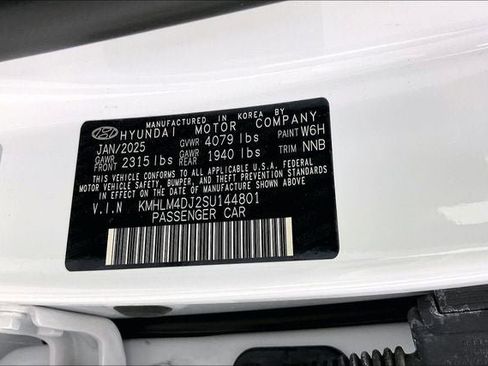 Certified 2025 Hyundai Elantra SEL FWD image 32