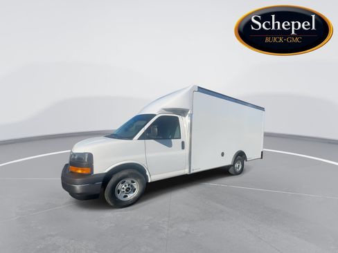 New 2025 GMC Savana 3500 w/ Power Convenience Package RWD image 4