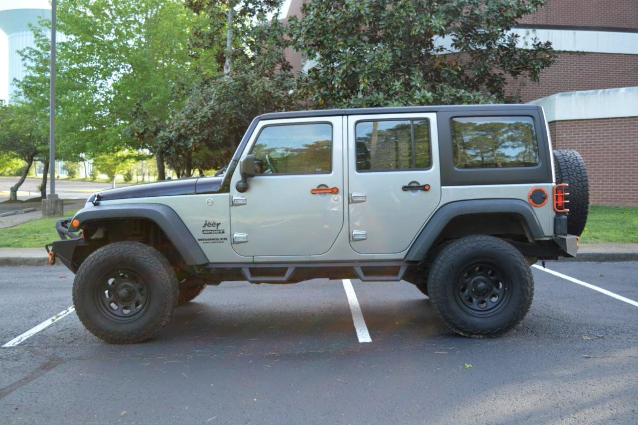 Used 2016 Jeep Wrangler Unlimited Sport w/ Connectivity Group AWD/4WD image 7