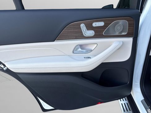 Certified 2026 Mercedes-Benz GLS 450 4MATIC image 49