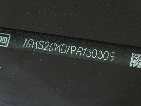 Used 2023 GMC Yukon XL SLT image 32