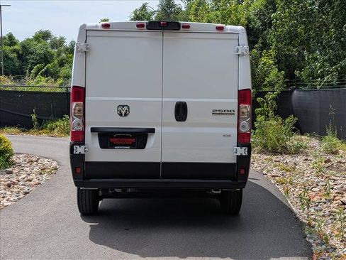 Used 2025 RAM ProMaster 2500 w/ Convenience Group FWD image 4