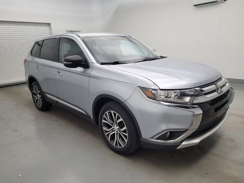 Used 2017 Mitsubishi Outlander SE AWD/4WD image 11