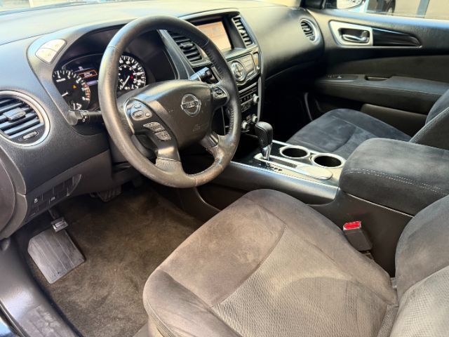 Used 2016 Nissan Pathfinder SV FWD image 12