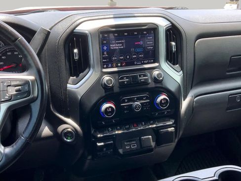 Used 2022 Chevrolet Silverado 1500 LT AWD/4WD image 7