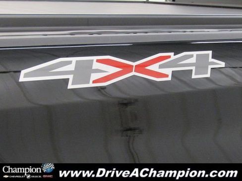 Used 2024 Chevrolet Silverado 1500 RST w/ Redline Edition AWD/4WD image 4