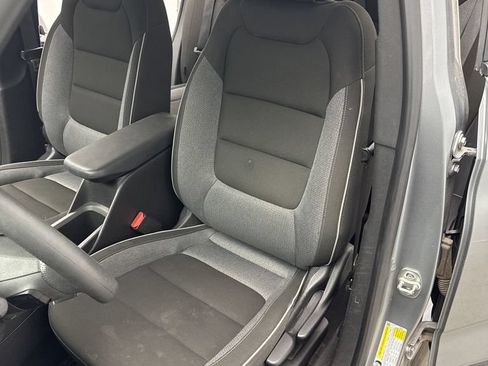 Used 2025 Chevrolet TrailBlazer LT AWD/4WD image 9