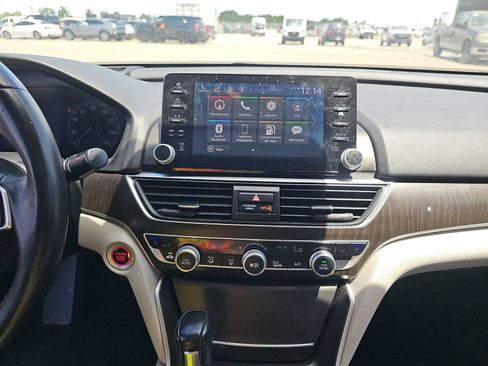 Used 2018 Honda Accord Touring image 14