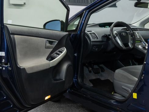 Used 2013 Toyota Prius Two image 10