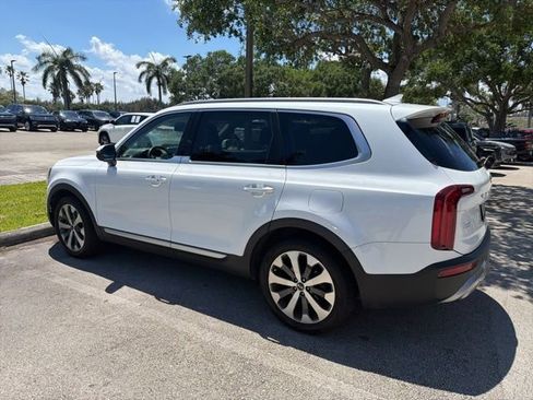 Used 2020 Kia Telluride S w/ S 8 Passenger Seating Package FWD image 3