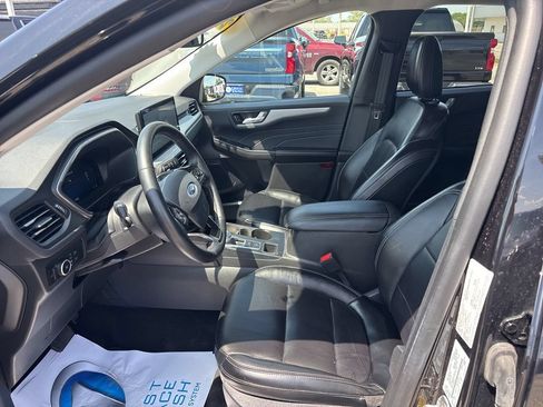 Used 2024 Ford Escape Platinum AWD/4WD image 16