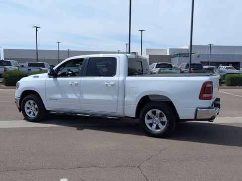 Used 2024 RAM 1500 Laramie AWD/4WD image 3