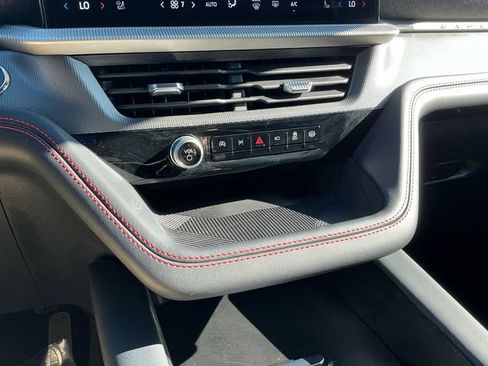 Used 2025 Ford Explorer ST-Line AWD/4WD image 22