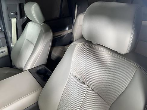 Used 2018 Ford Expedition Max XLT image 27