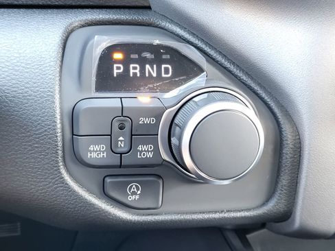 New 2026 RAM 1500 Express AWD/4WD image 17