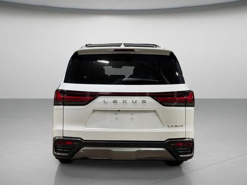 Used 2023 Lexus LX 600 4WD w/ Luxury Package image 4
