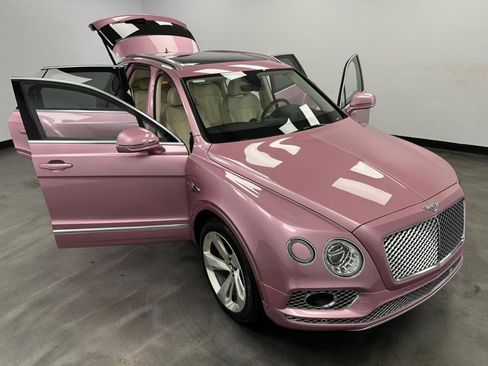 Used 2018 Bentley Bentayga image 25
