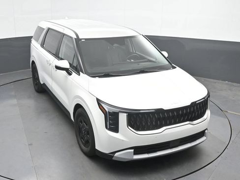 Used 2026 Kia Carnival FWD image 32
