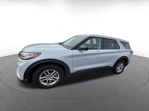 Used 2026 Ford Explorer Active AWD/4WD image 4