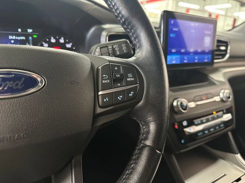 Used 2020 Ford Explorer XLT w/ Equipment Group 202A AWD/4WD image 19