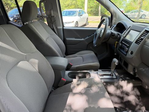 Used 2019 Nissan Frontier SV RWD image 9