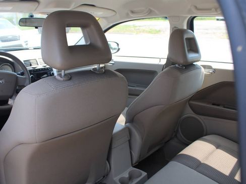 Used 2009 Dodge Caliber SXT FWD image 16
