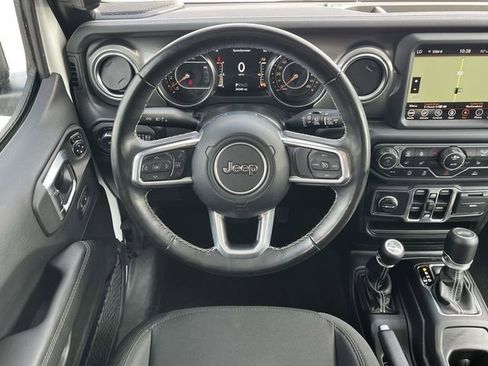 Used 2022 Jeep Wrangler Unlimited Sahara w/ Cold Weather Group AWD/4WD image 17